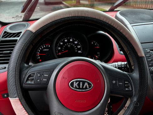 Used 2010 Kia Soul Sport FWD image 8