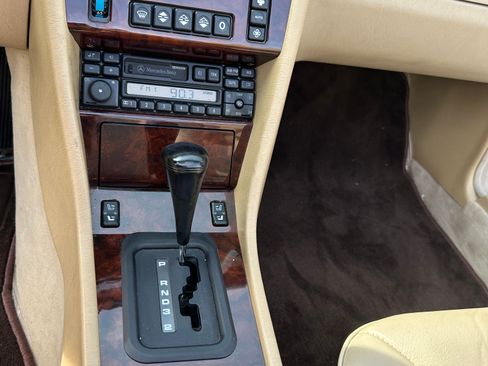 Used 1995 Mercedes-Benz E 320 Convertible image 18