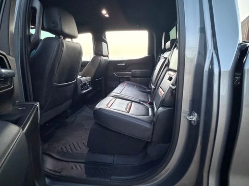 Used 2020 GMC Sierra 1500 AT4 w/ Technology Package AWD/4WD image 8