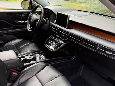 Used 2020 Lincoln Corsair Reserve w/ Equipment Group 202A image 10