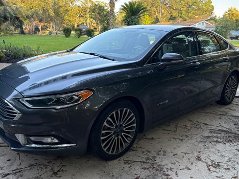 Used 2018 Ford Fusion Titanium image 5