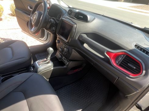 Used 2023 Jeep Renegade Trailhawk w/ Sun/Sound Group AWD/4WD image 20