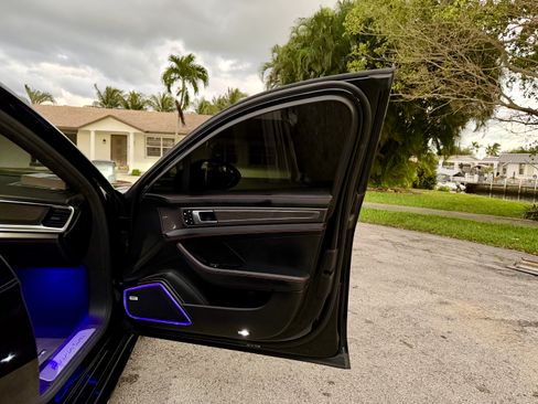 Used 2018 Porsche Panamera Turbo w/ Sport Package image 17