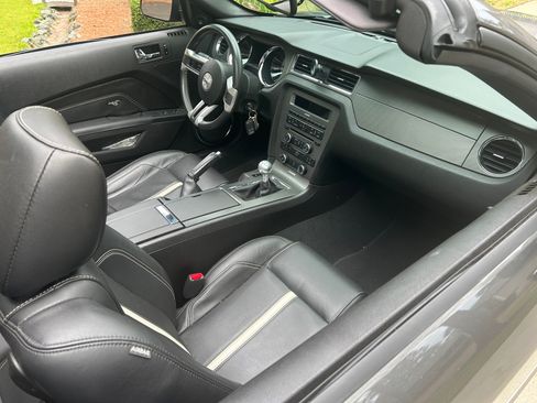 Used 2010 Ford Mustang GT Premium RWD image 11