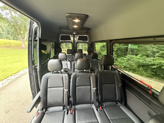 Used 2023 Mercedes-Benz Sprinter 2500 image 14