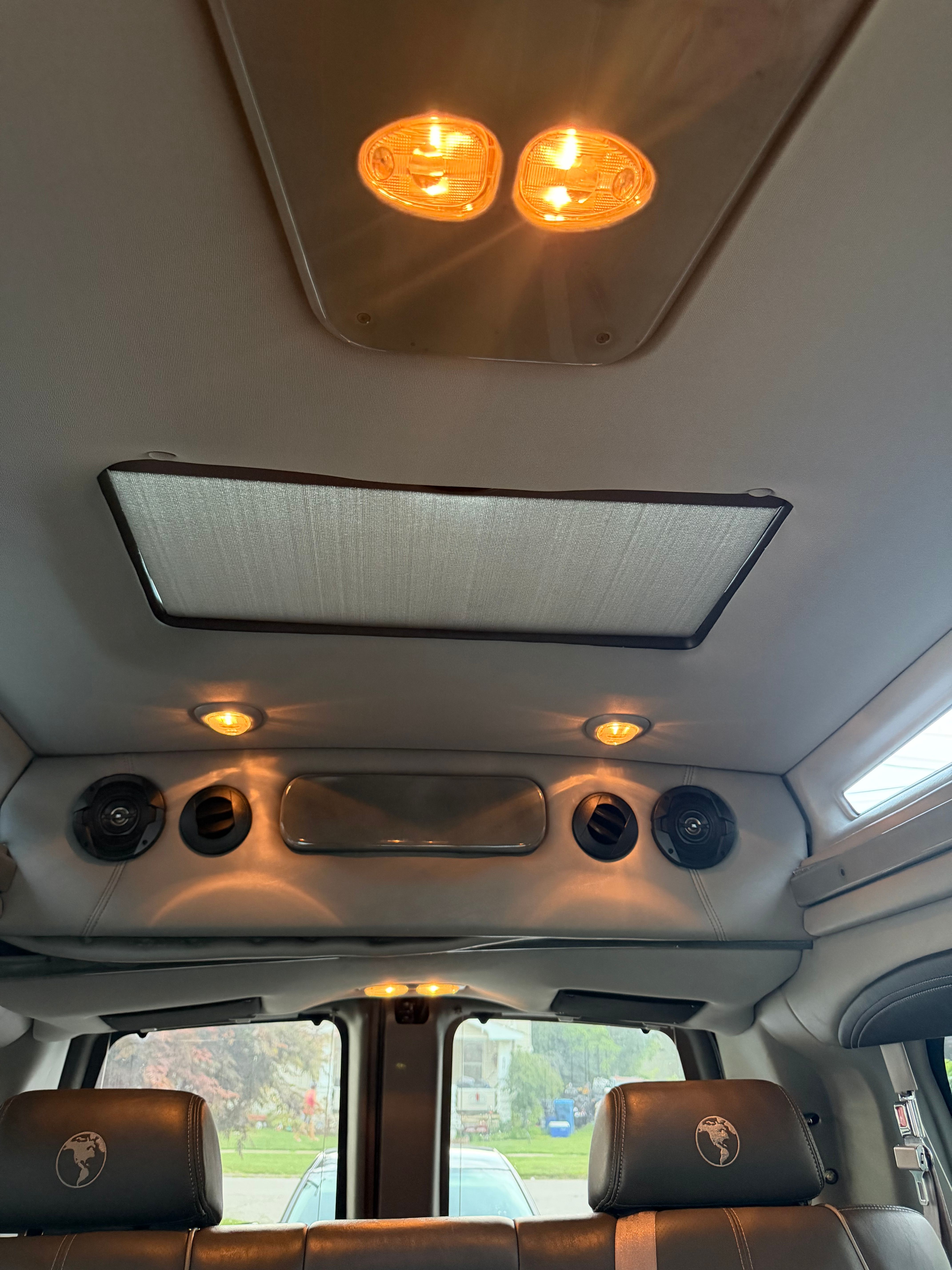 Used 2017 GMC Savana 2500 RWD image 10