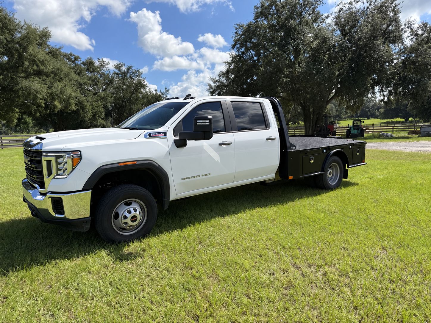 Used 2023 GMC Sierra 3500 Pro w/ Convenience Package AWD/4WD image 1