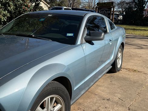 Used 2006 Ford Mustang Coupe image 11