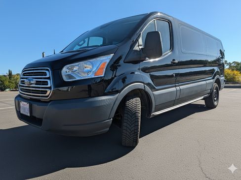 Used 2018 Ford Transit 350 XLT image 4