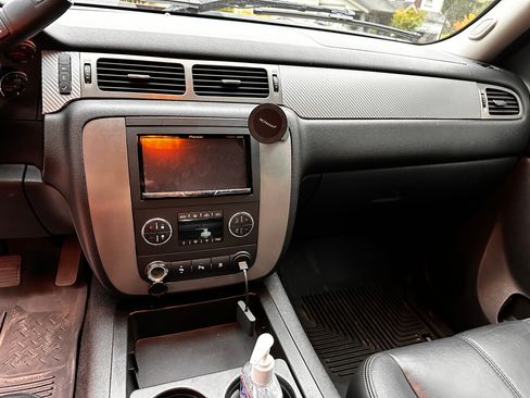 Used 2011 GMC Sierra 1500 SLT w/ Max Trailering Pack image 9