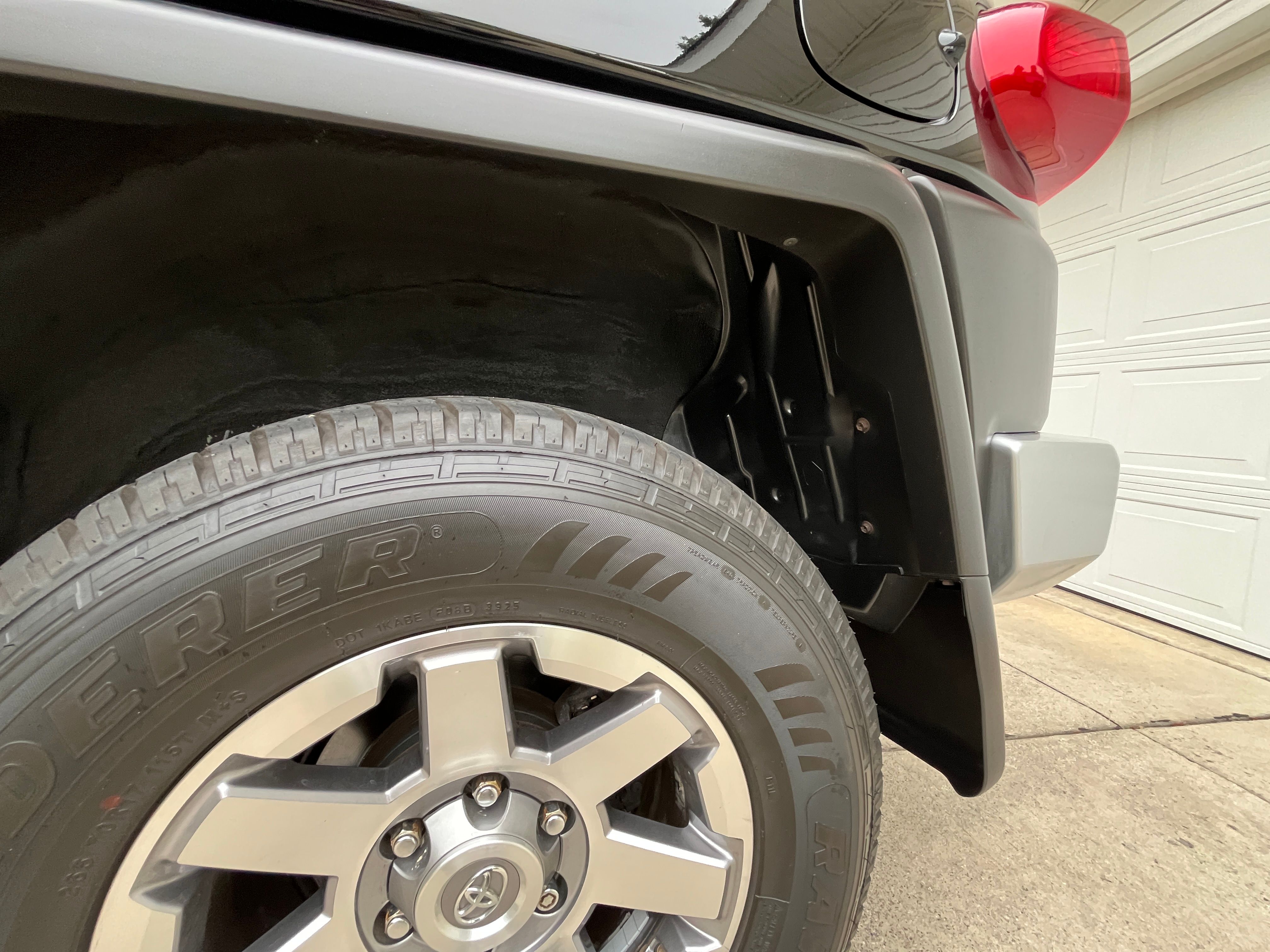 Used 2014 Toyota FJ Cruiser 4WD w/ Upgrade Package image 12