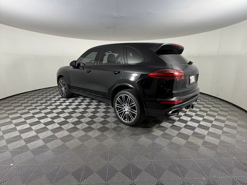 Used 2017 Porsche Cayenne AWD/4WD image 6