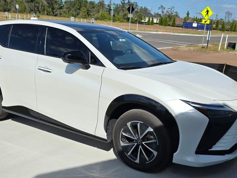 Used 2024 Lexus RZ 300e Premium image 2