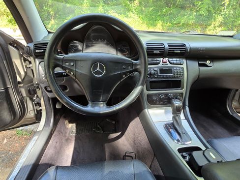 Used 2003 Mercedes-Benz C 230 Coupe image 8