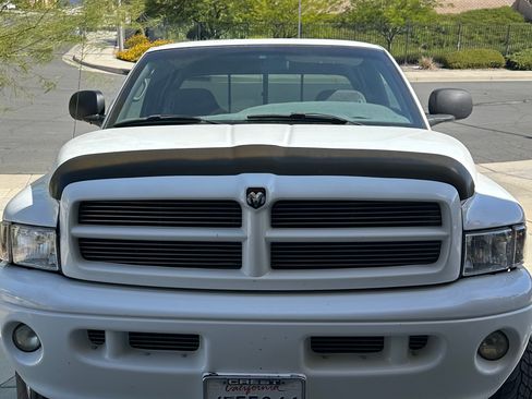 Used 2000 Dodge Ram 1500 Truck 2WD Quad Cab image 2