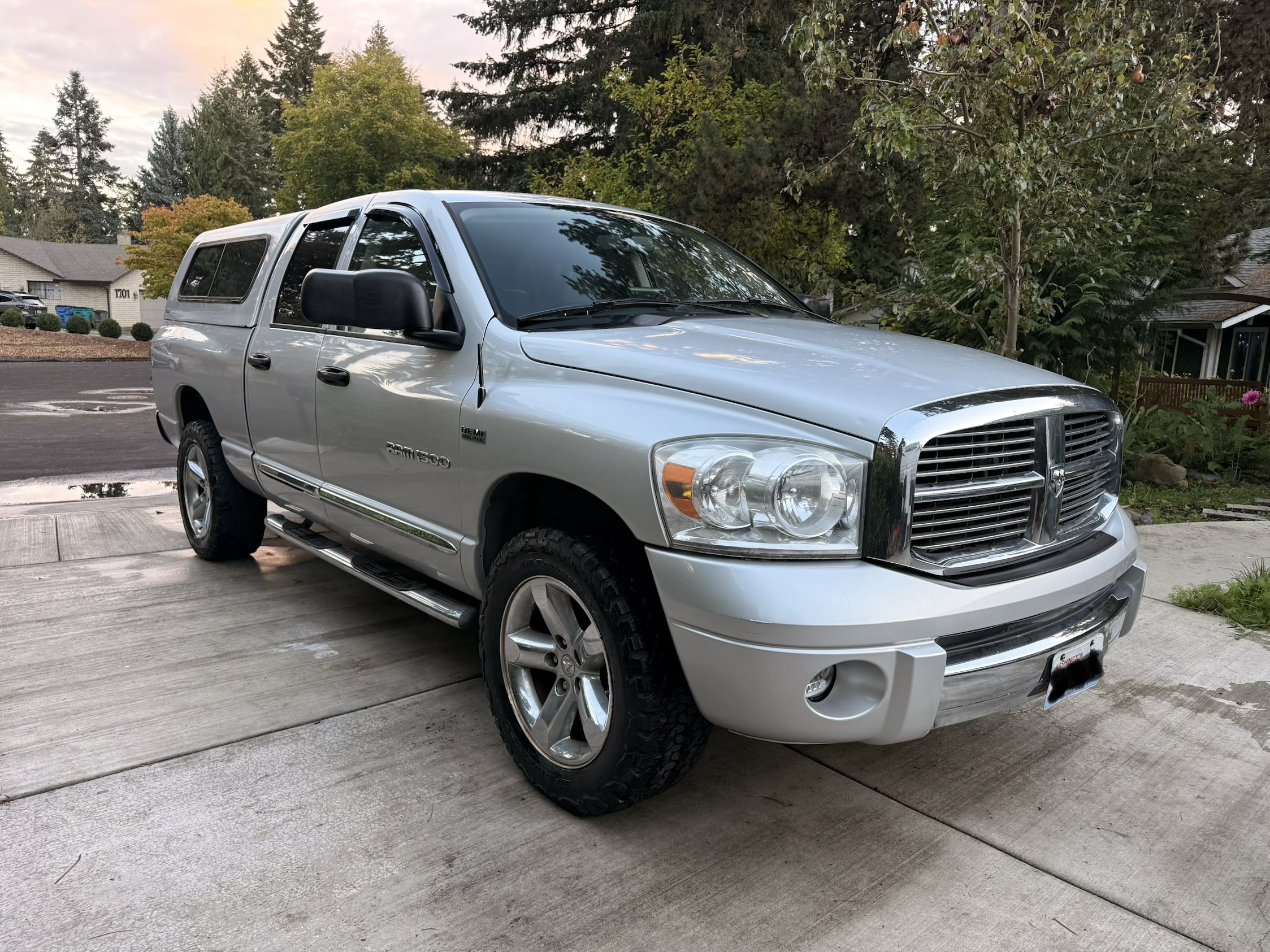 Used 2007 Dodge Ram 1500 Truck Laramie AWD/4WD image 4