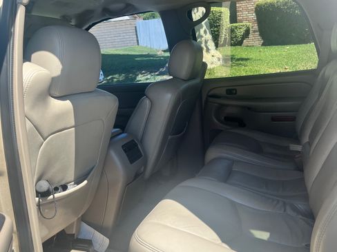 Used 2005 Chevrolet Tahoe LS w/ Preferred Equipment Group RWD image 6