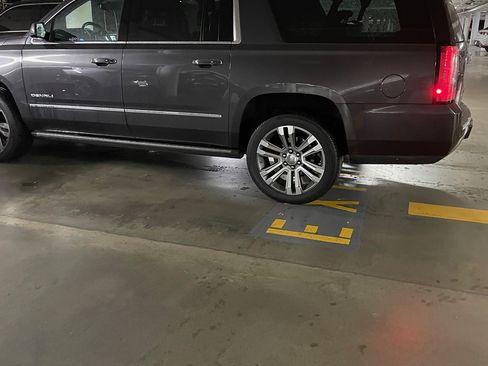 Used 2018 GMC Yukon XL Denali w/ Denali Ultimate Package image 2