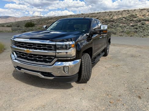 Used 2017 Chevrolet Silverado 1500 LTZ w/ LTZ Plus Package AWD/4WD image 5