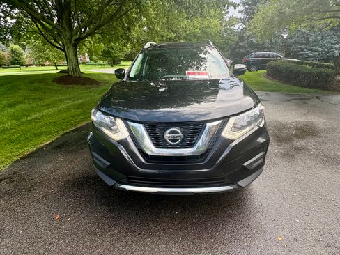 Used 2018 Nissan Rogue SV AWD/4WD image 1