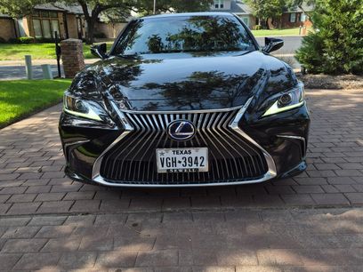 Used 2021 Lexus ES 300h w/ Premium Package