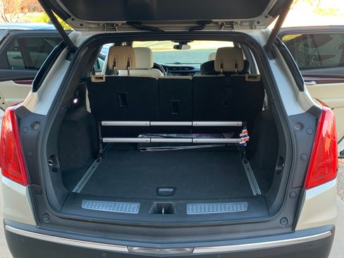 Used 2017 Cadillac XT5 Luxury w/ Driver Awareness Package image 11