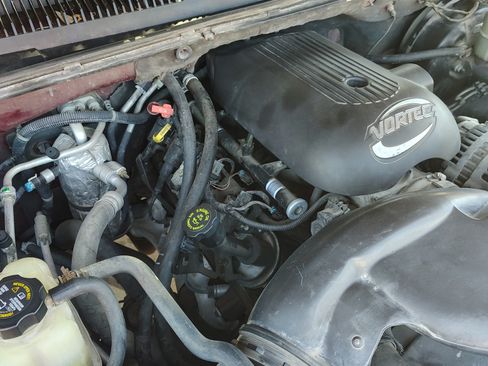 Used 2002 Chevrolet Tahoe LT image 8