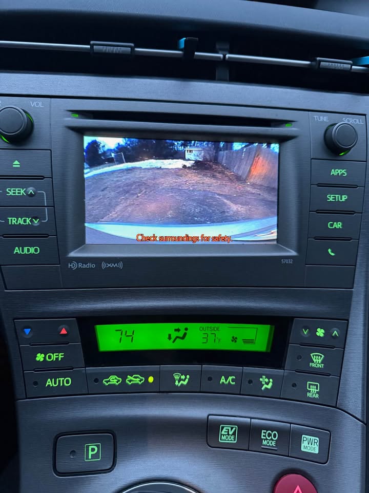Used 2015 Toyota Prius Three FWD image 4