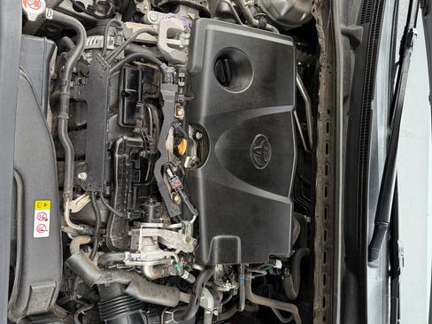 Used 2018 Toyota Camry SE image 8