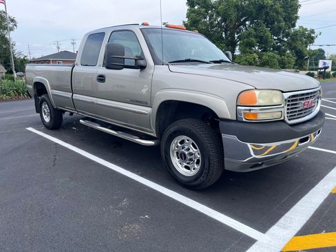 Used 2002 GMC Sierra 2500 2WD Extended Cab HD image 2