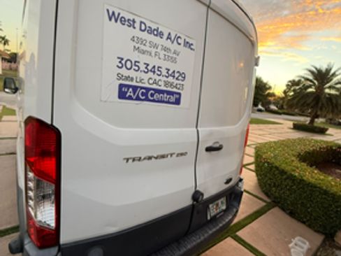 Used 2017 Ford Transit 250 148 Medium Roof image 4