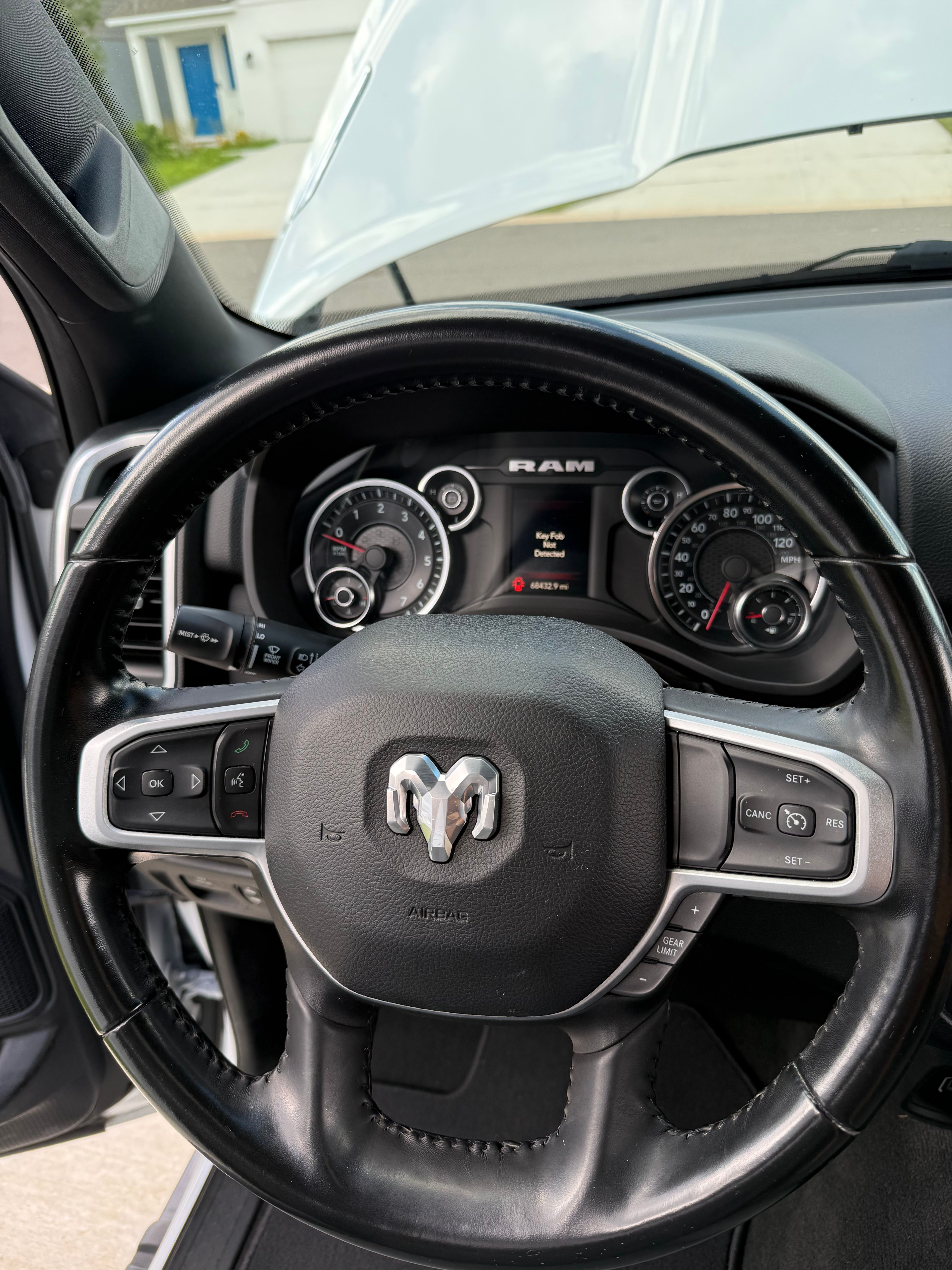 Used 2021 RAM 1500 Big Horn RWD image 17