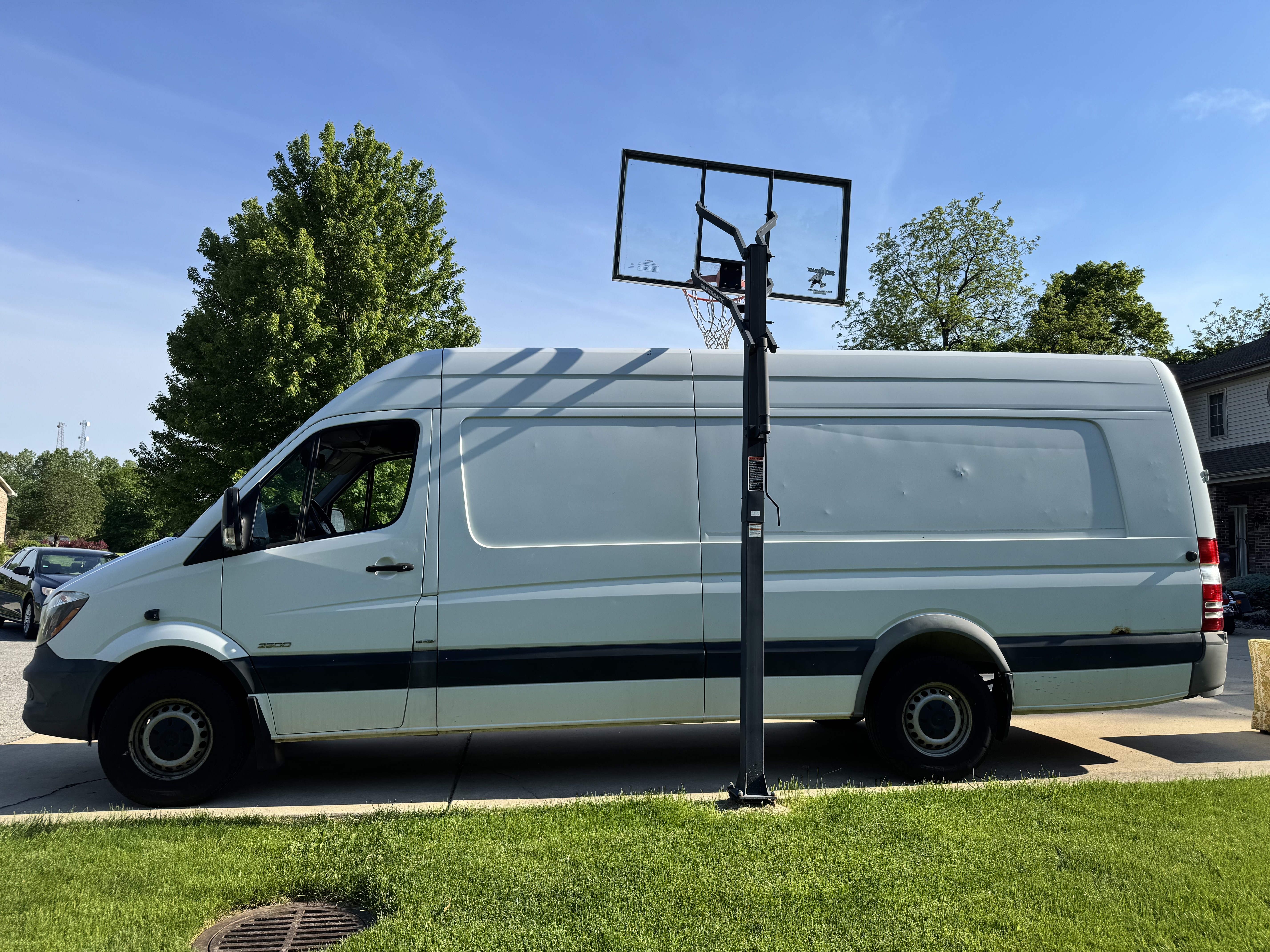 Used 2015 Mercedes-Benz Sprinter 2500 image 2