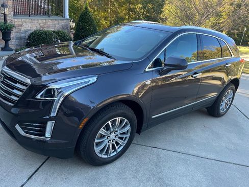 Used 2019 Cadillac XT5 Luxury image 2