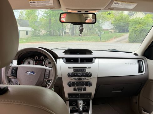 Used 2009 Ford Focus SES image 10