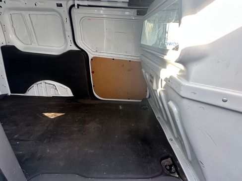 Used 2019 Ford Transit Connect XL image 11