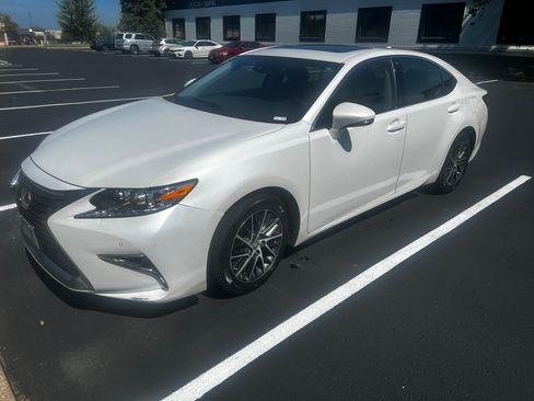 Used 2016 Lexus ES 350 w/ Luxury Package w/Wood Trim FWD image 1