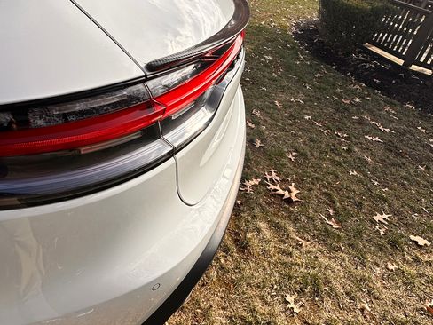 Used 2023 Porsche Macan image 2