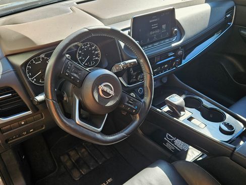 Used 2023 Nissan Rogue SL image 11