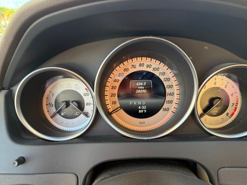 Used 2014 Mercedes-Benz C 250 Sedan image 4