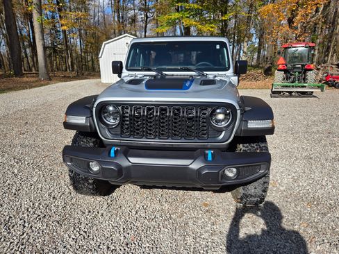 Used 2024 Jeep Wrangler Unlimited Rubicon 4xe w/ Convenience Group image 2