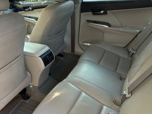 Used 2013 Toyota Camry XLE w/ Convenience Pkg FWD image 8