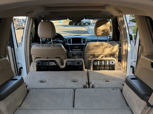 Used 2014 Mercedes-Benz GL 450 4MATIC image 21