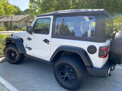 Used 2025 Jeep Wrangler Sport AWD/4WD image 1