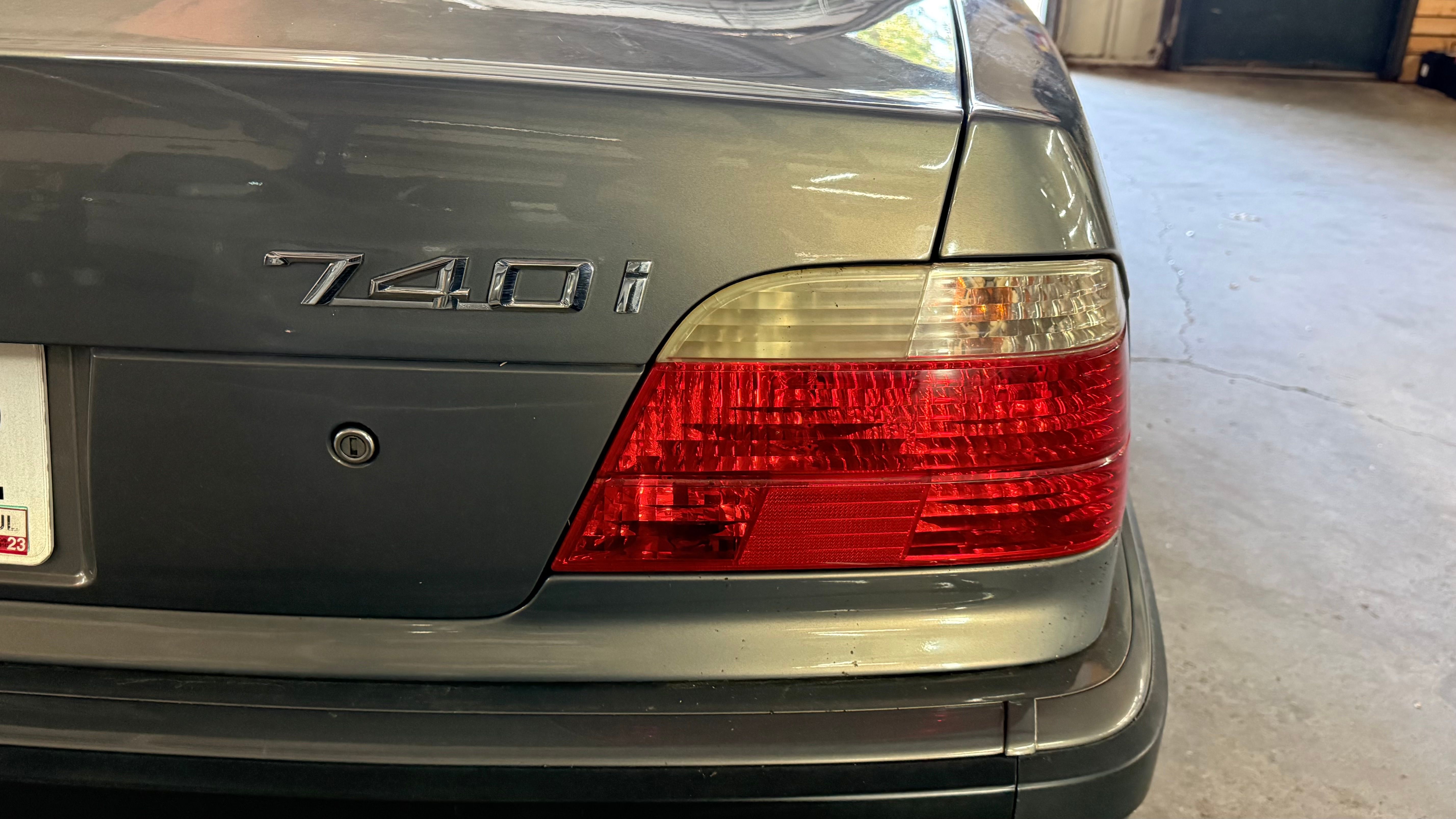 Used 2001 BMW 740i RWD image 5