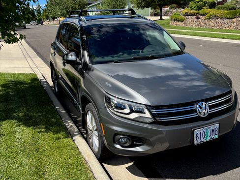 Used 2016 Volkswagen Tiguan SE AWD/4WD image 2