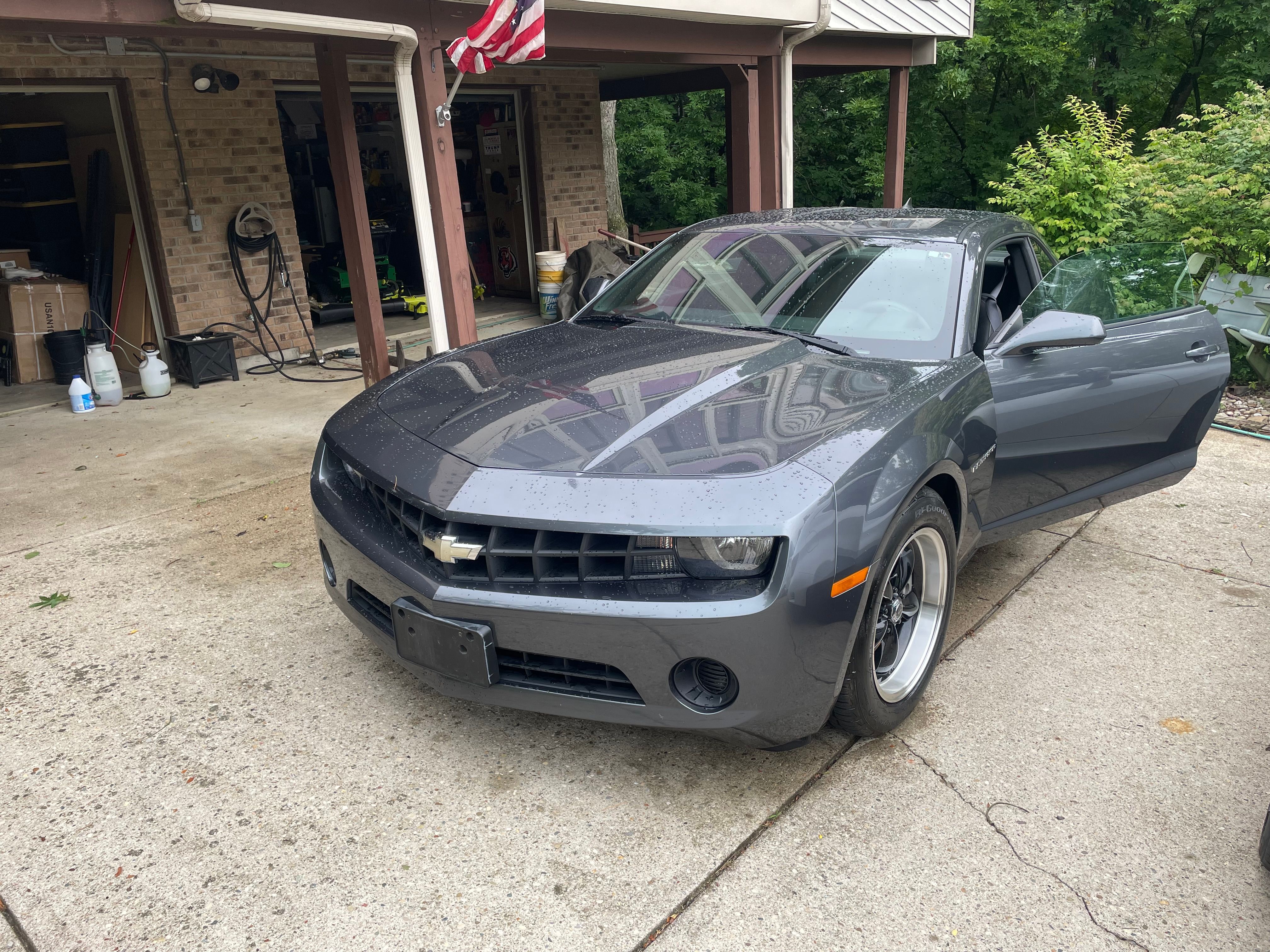 Used 2011 Chevrolet Camaro LS RWD image 8