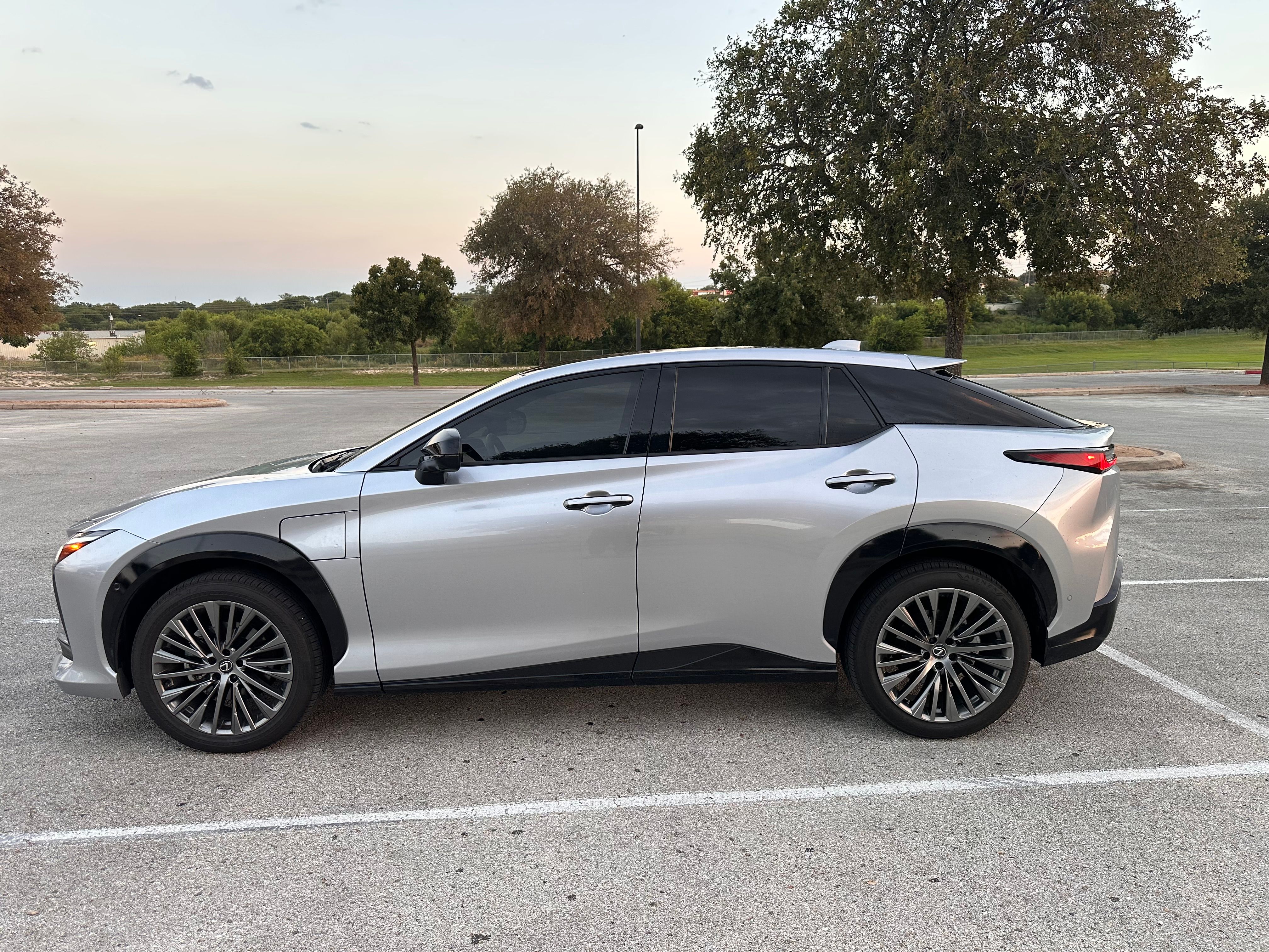 Used 2024 Lexus RZ 450e Premium w/ Accessory Package (2T) AWD/4WD image 2