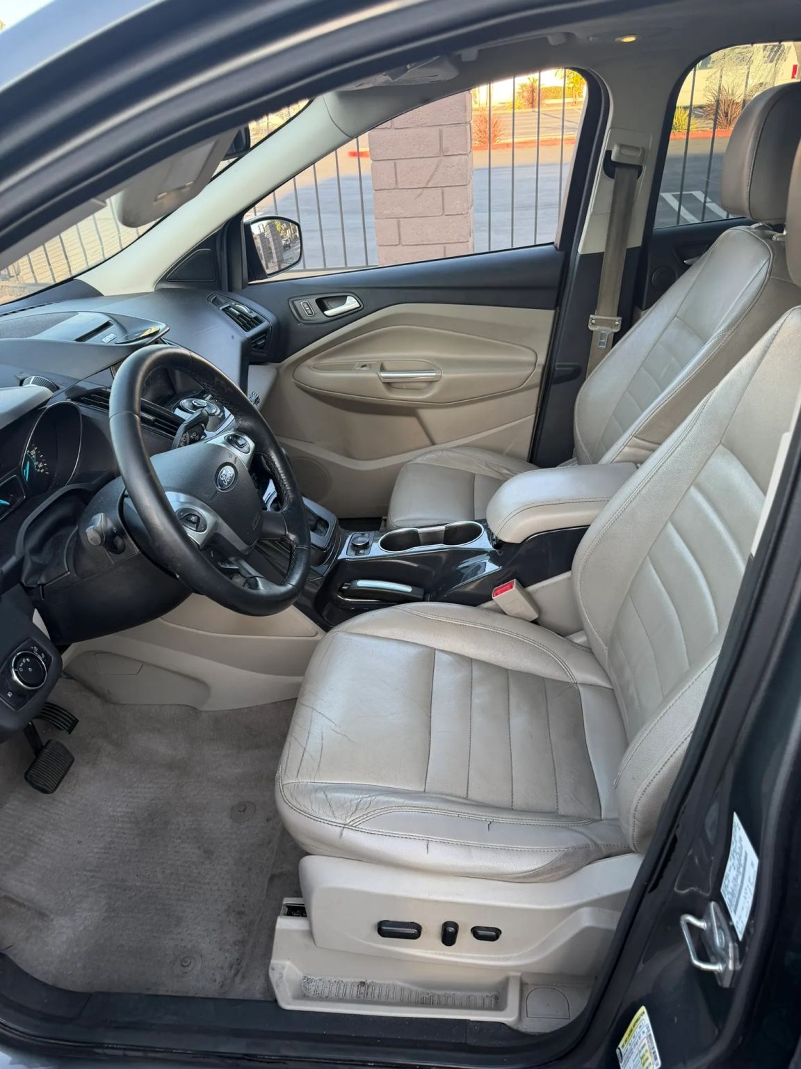 Used 2014 Ford Escape Titanium w/ Equipment Group 401A FWD image 10