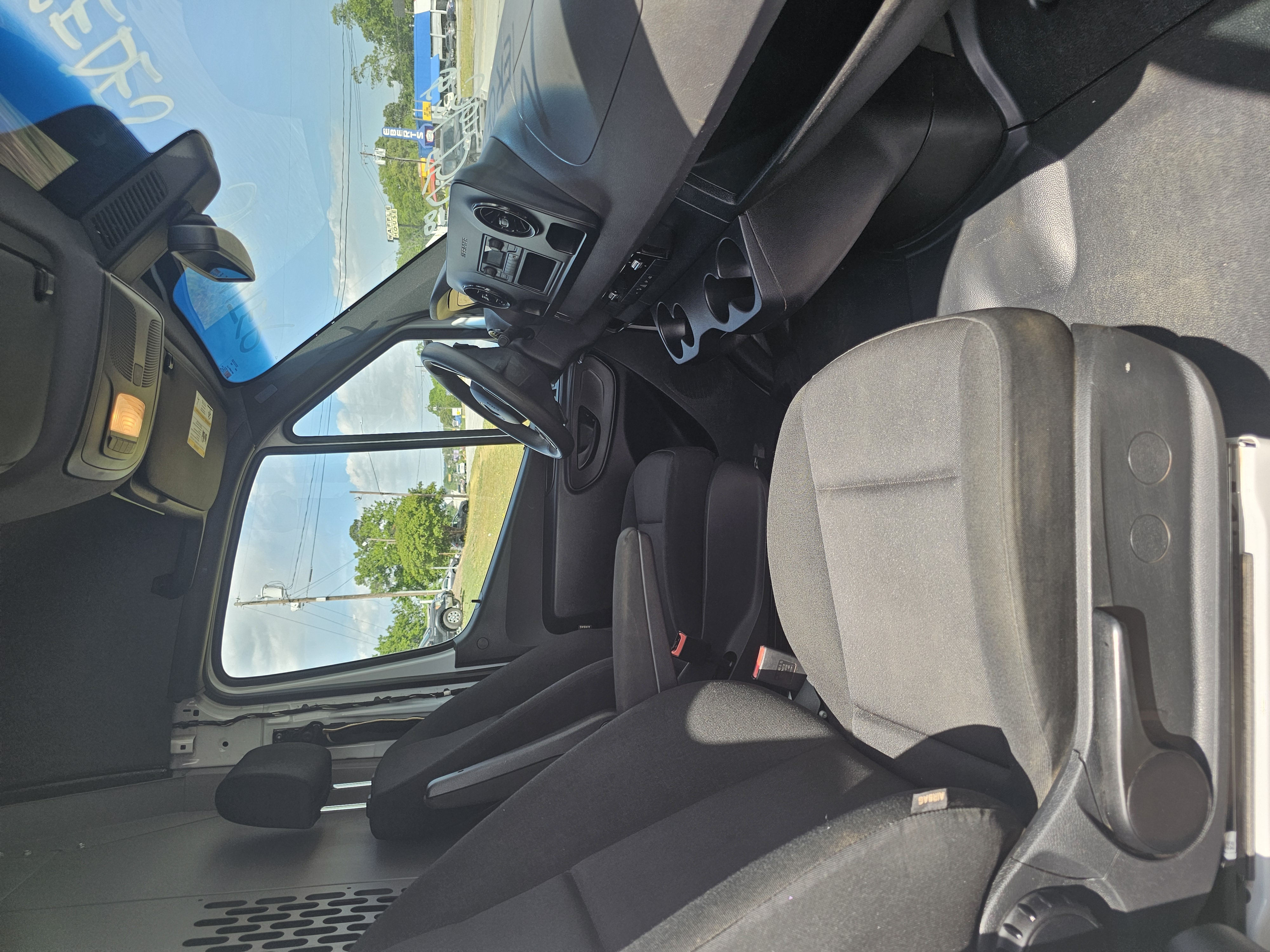 Used 2023 Mercedes-Benz Sprinter 1500 image 10